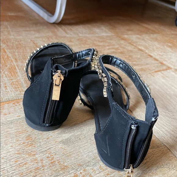 Sandals - Picture 3 of 4